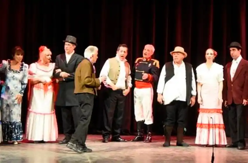 El Teatro Colón de Mar del Plata vuelve a ser el Palacio de la Zarzuela