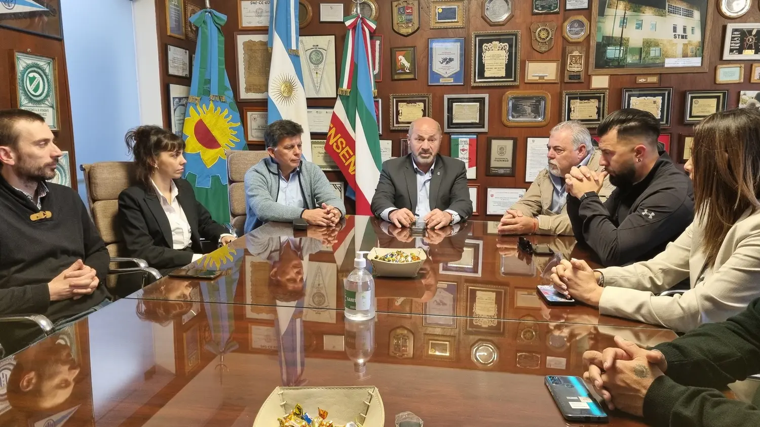 Ensenada: El intendente Secco anunció un aumento para trabajadores municipales