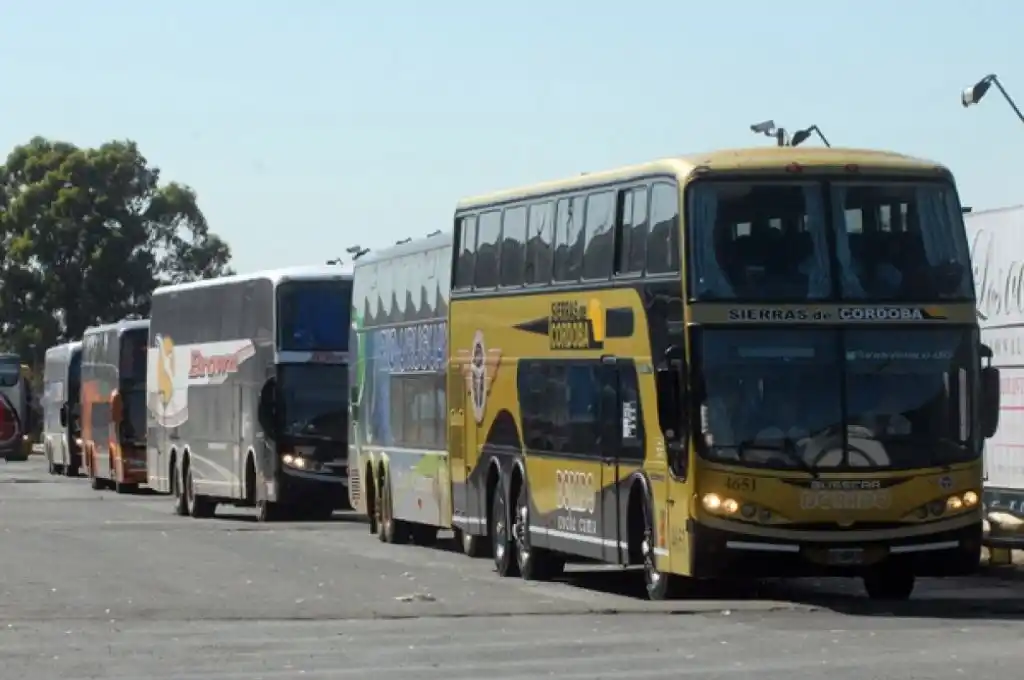 Santa Fe habilita a trabajar al 100% a los colectivos interurbanos