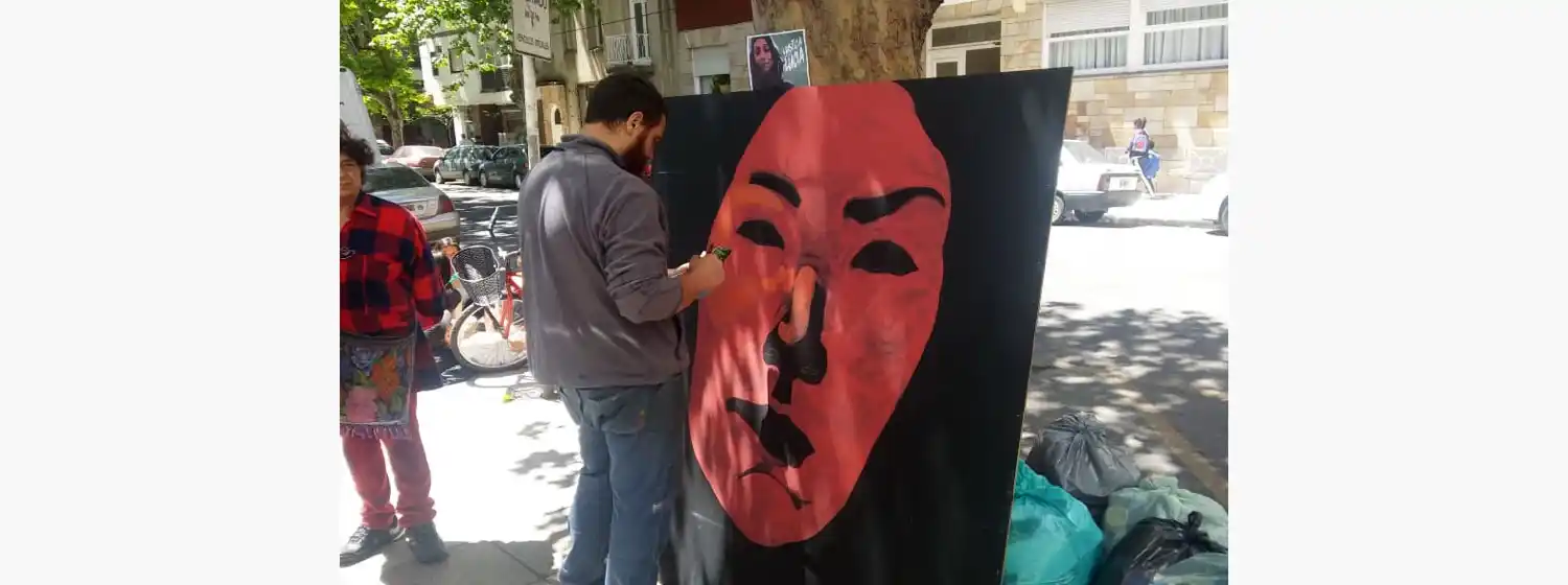 Durante el juicio, realizan un mural en homenaje a Lucía Pérez