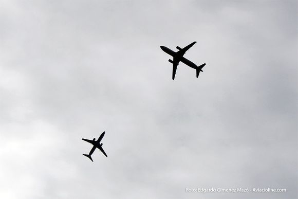 [Foto de la semana] Cruce de un 737-800 y un A320 sobre Resistencia