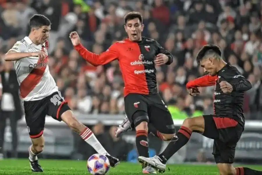Colón recibe a River con la necesidad de ganar