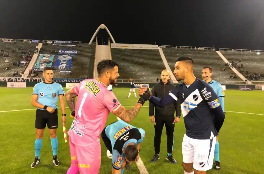 Alvarado lo dio vuelta y logró el triunfo