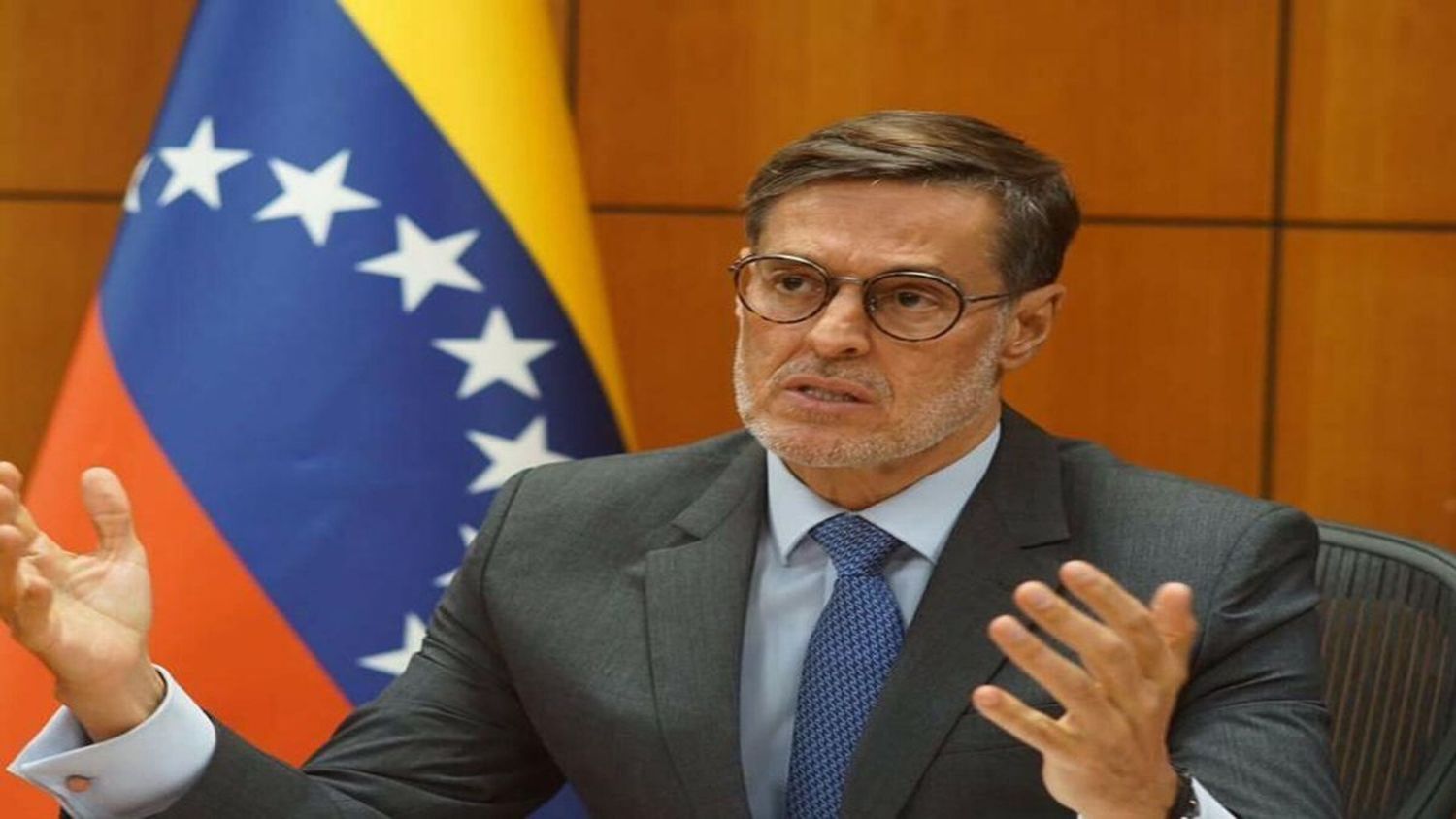 VENEZUELA Y COLOMBIA AMIGOS DE NUEVO: Félix Plasencia entrega credenciales como embajador a Gustavo Petro