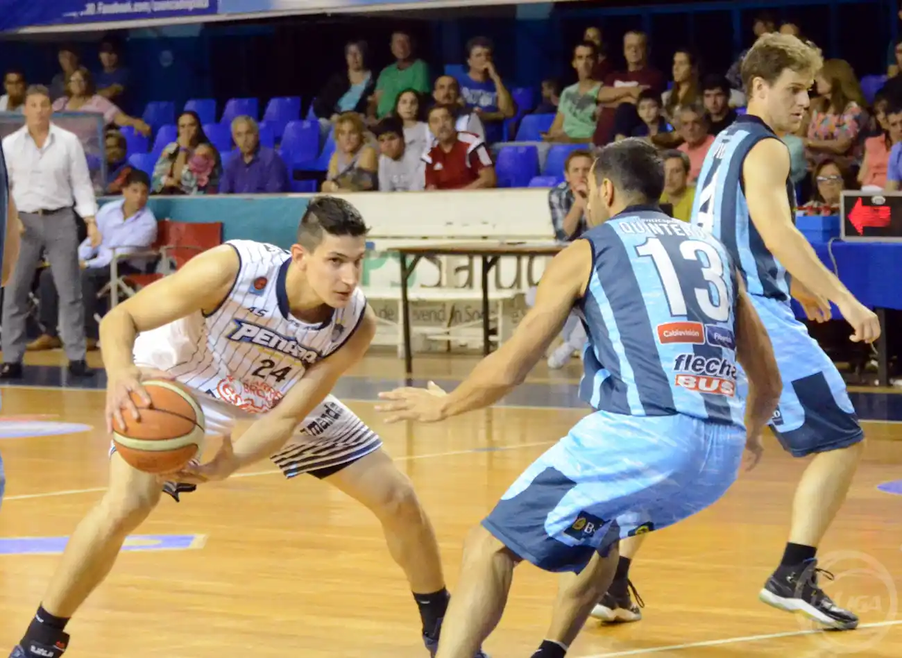 Peñarol dio la sorpresa y superó a Regatas