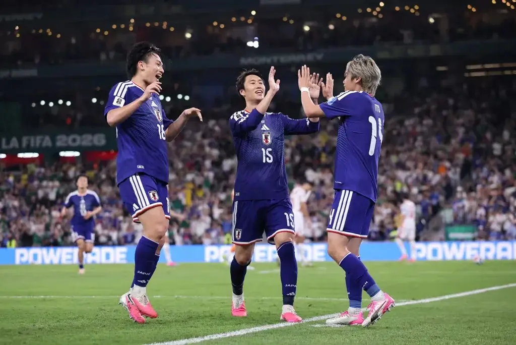 Japón goleó a Túnez y logró una histórica victoria que lo deja a un paso de los dieciseisavos de final