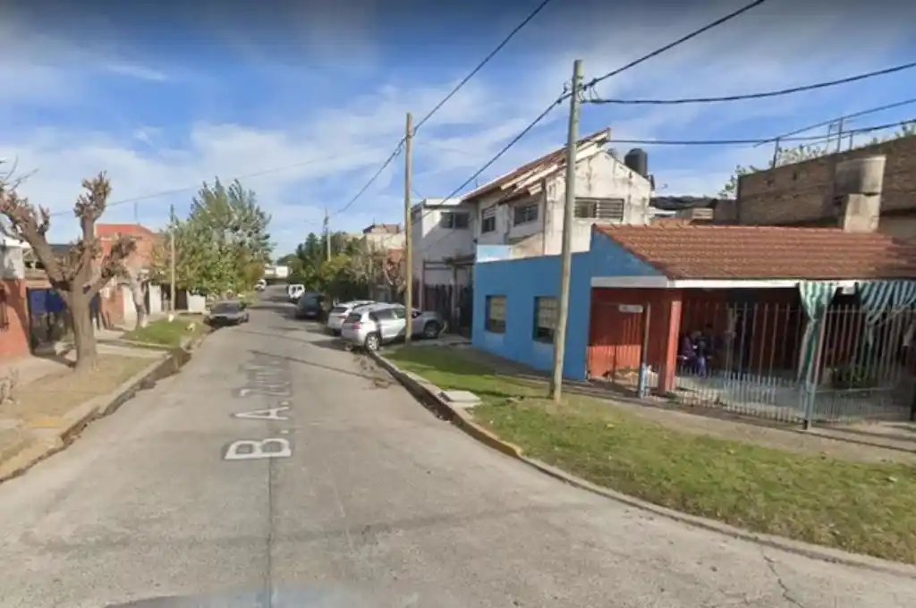 Se resistió a un asalto, mató a un delincuente e hirió a otros dos
