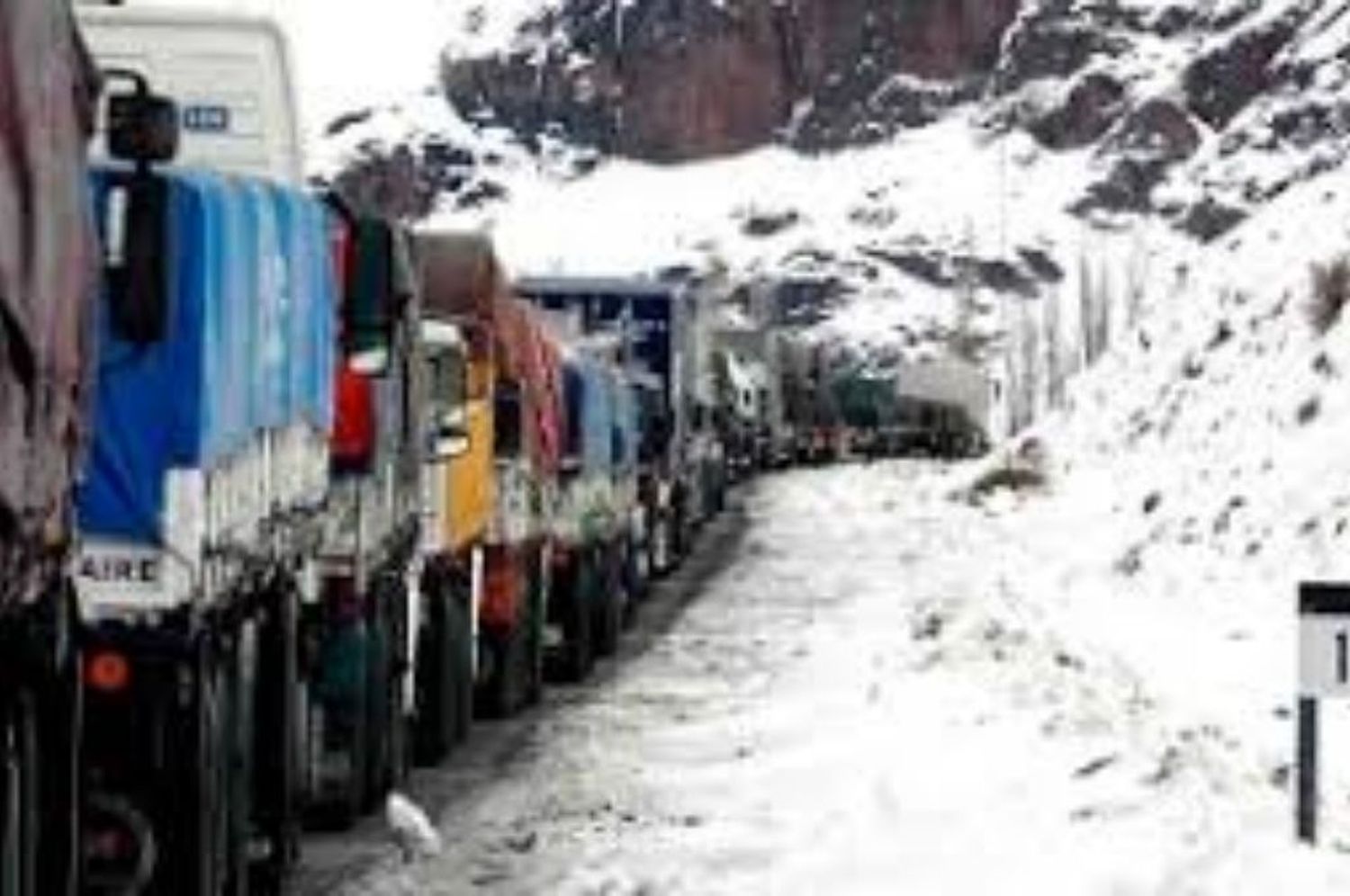 Mendoza cierra el paso internacional Cristo Redentor por mal tiempo en Chile