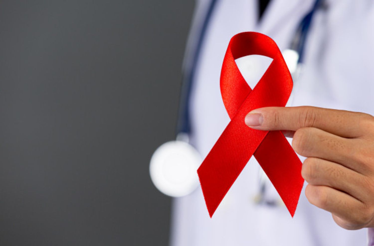 Día Mundial contra el SIDA: "El 98% de los contagios son a través de relaciones sexuales sin protección"