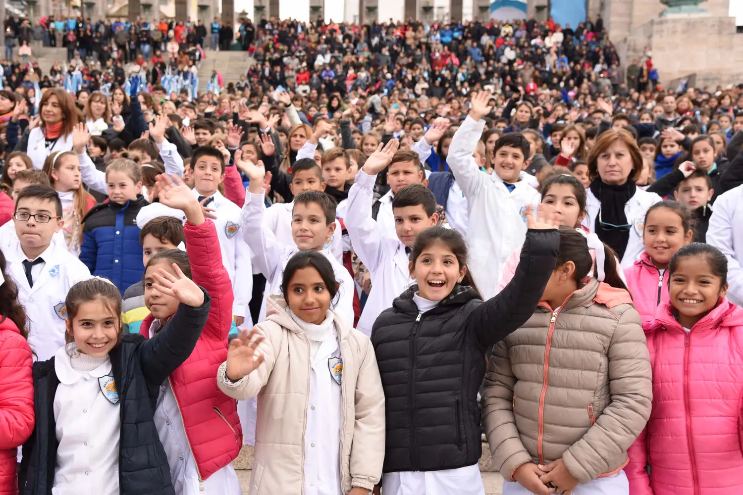 Comenzaron las promesas de lealtad a la Bandera en el Monumento