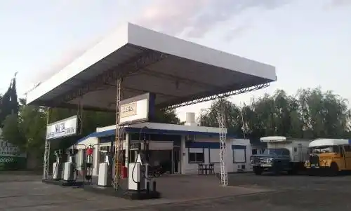Alertan por 300 estaciones de servicio en riesgo en el oeste bonaerense