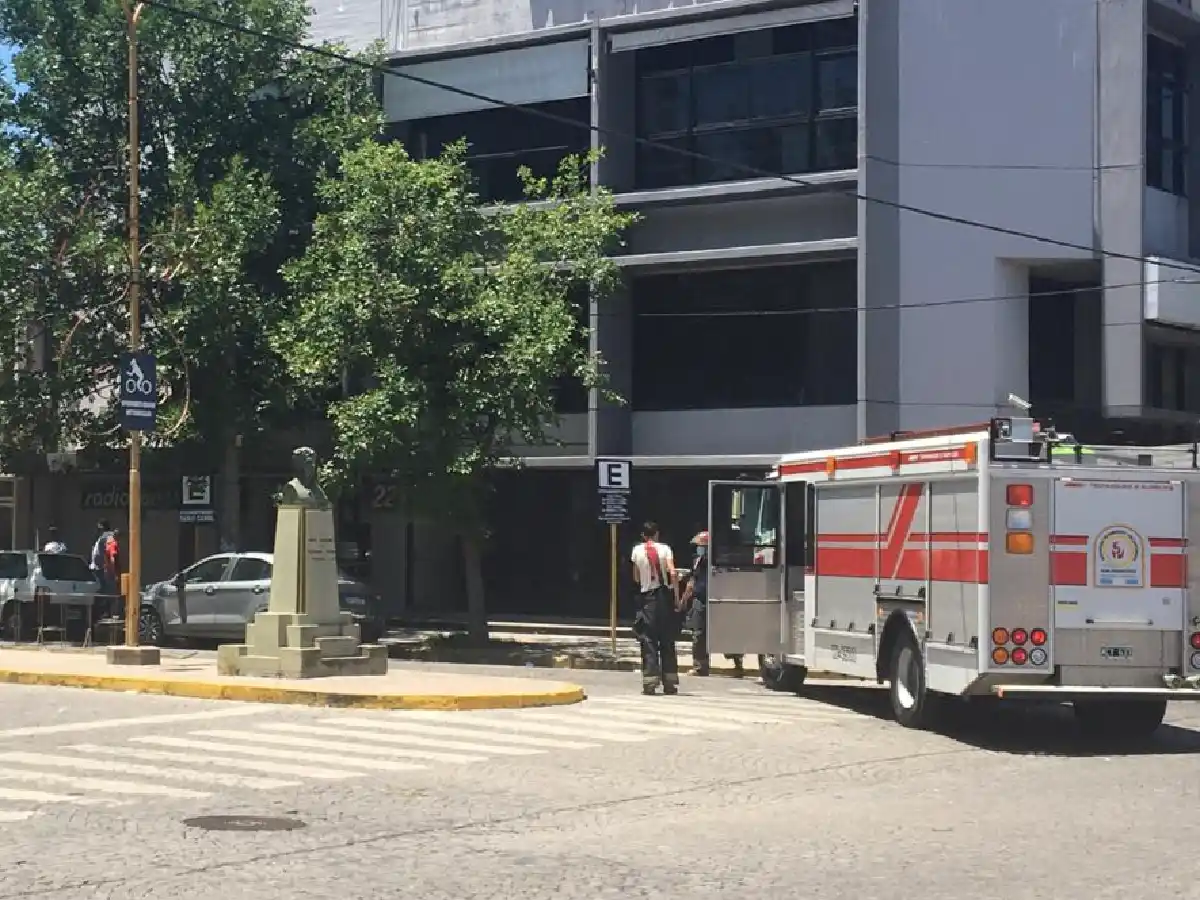 Trabajador sufrió serias heridas al caer de unos cinco metros