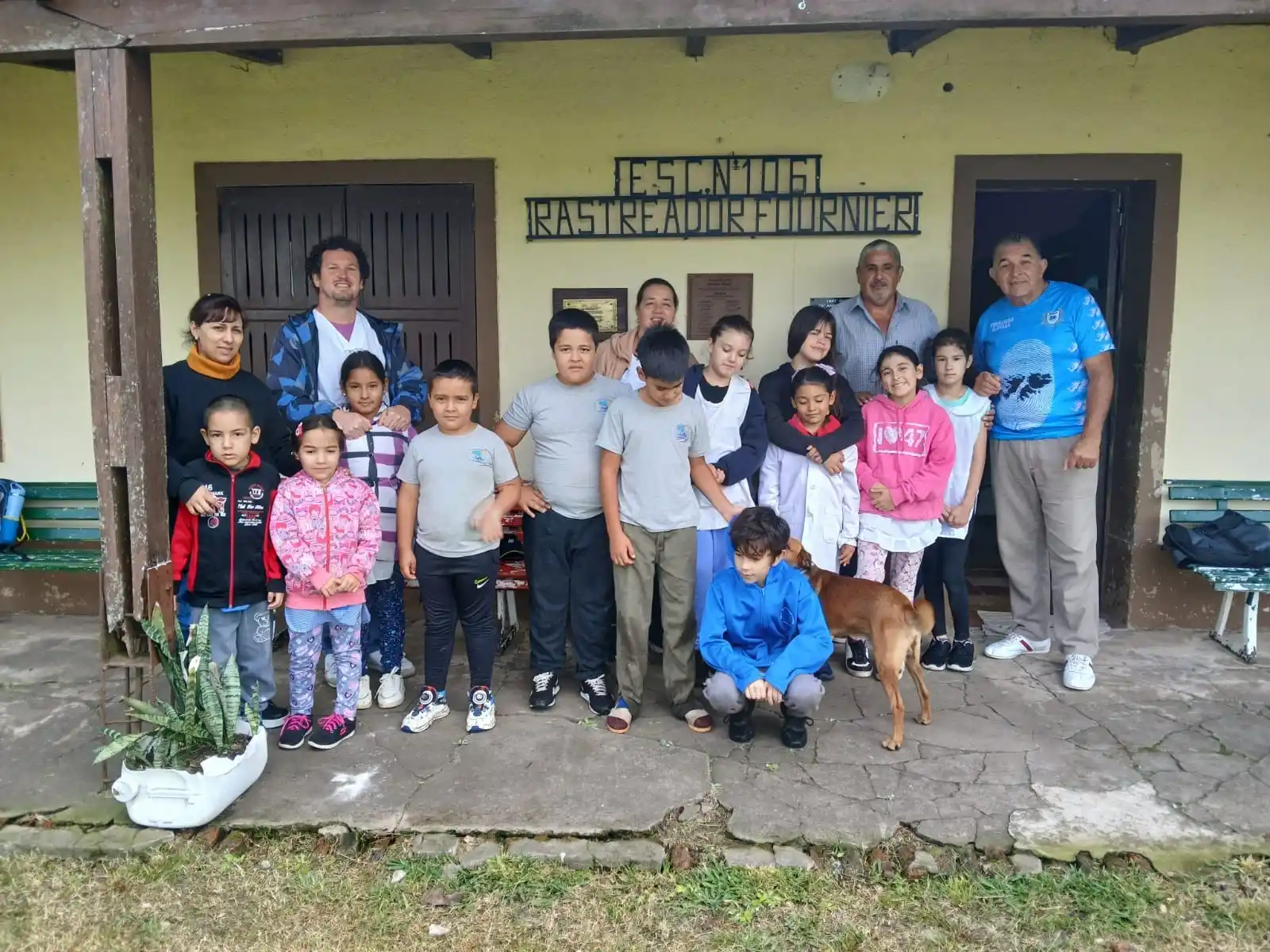 Homenaje a veterano de Malvinas en la que fuera su escuela primaria