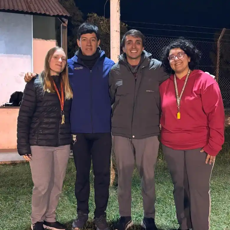 Enzo Zamora y parte su equipo del Femenino