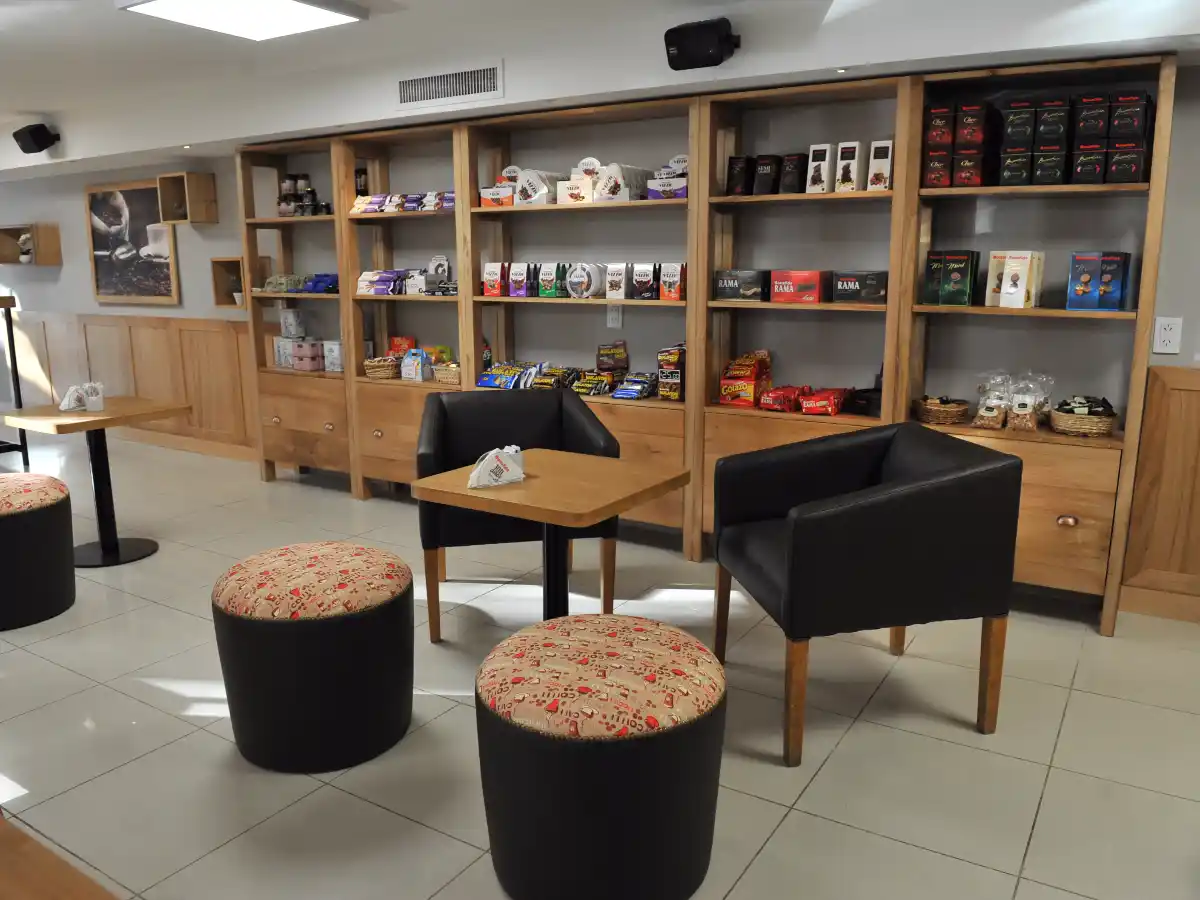 Renovado, Bonafide reabrió sus puertas