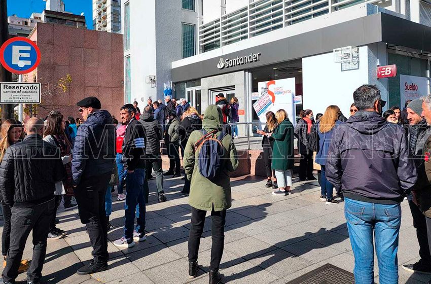 Paro de bancos: "Si no hay acuerdo, la semana que viene habrá nuevas medidas de fuerza"