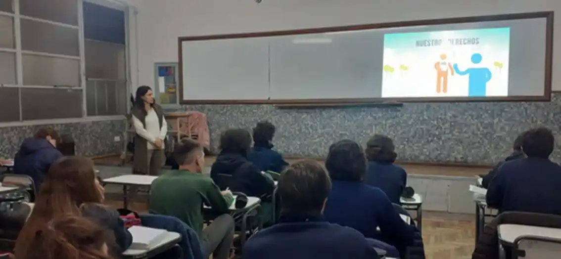 La OMIC continúa con el programa de charlas educativas en escuelas