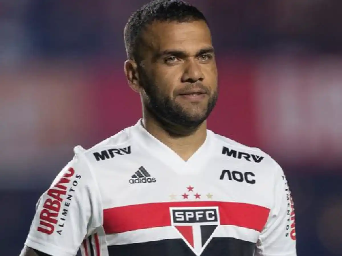 Dani Alves quiere volver a Europa 