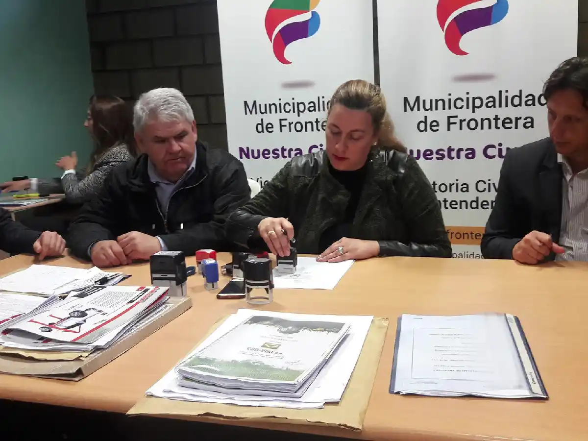 Se conocieron las ofertas para la compra de maquinarias municipales 