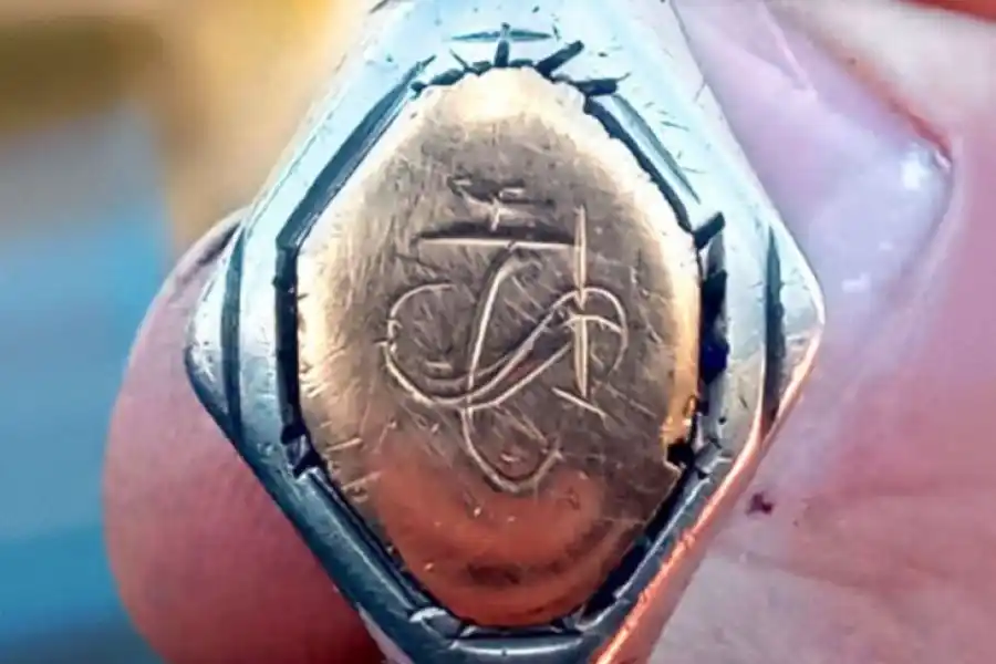 Encontraron en el arroyo Pinazo un anillo que pudo haber sido del General San Martín