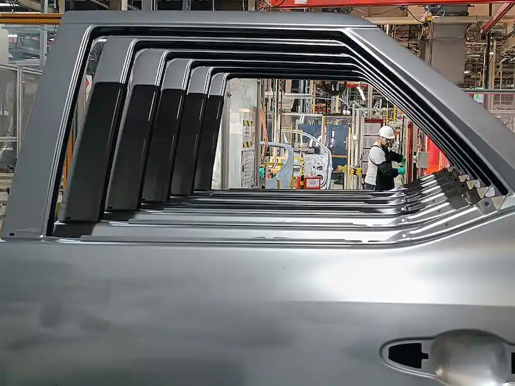 Industria automotriz estancada: volvieron a caer la producción y la exportación de autos nacionales