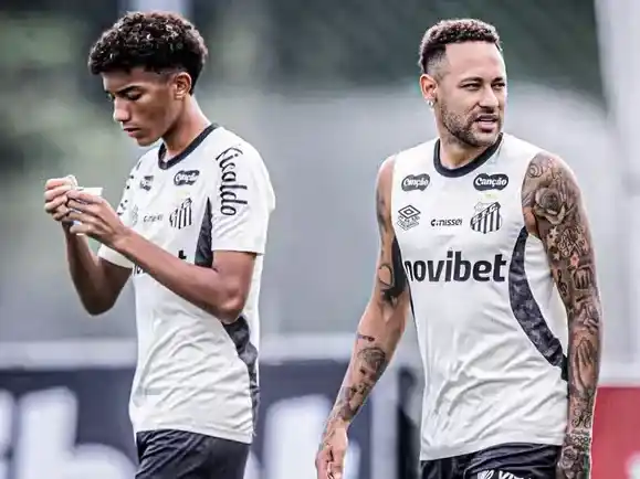 Robinho Jr.- Neymar : fuerte cruce con agresión y hay pedido de rescisión de contrato para Ney.