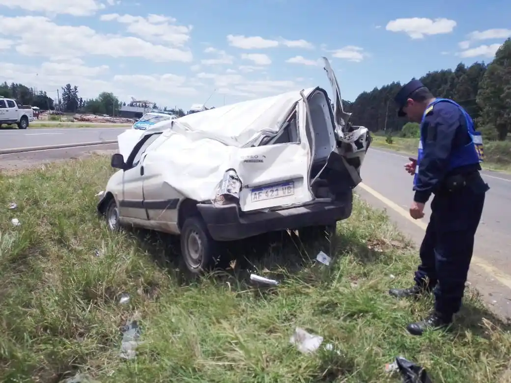 Accidente de tránsito: una mujer fue trasladada al Hospital Masvernat
