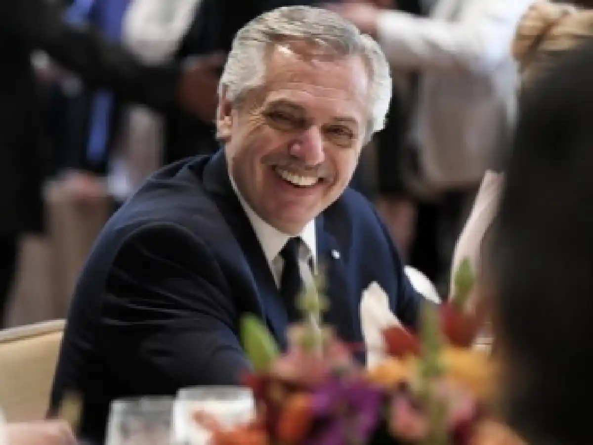 El Presidente encabeza la Cena de Camaradería de las Fuerzas Armadas