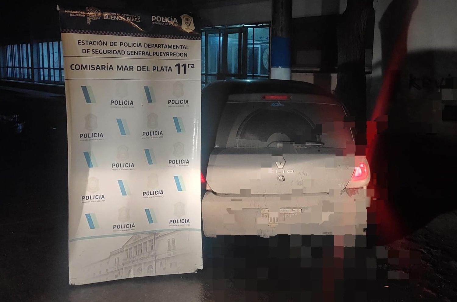 Menores armados le robaron la recaudación y el auto a un chofer de Uber