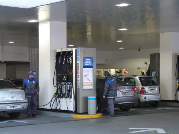 Confirman una nueva suba de los combustibles