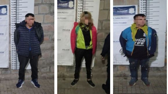 Tres individuos fueron detenidos por el asalto a una familia en calle Pavón
