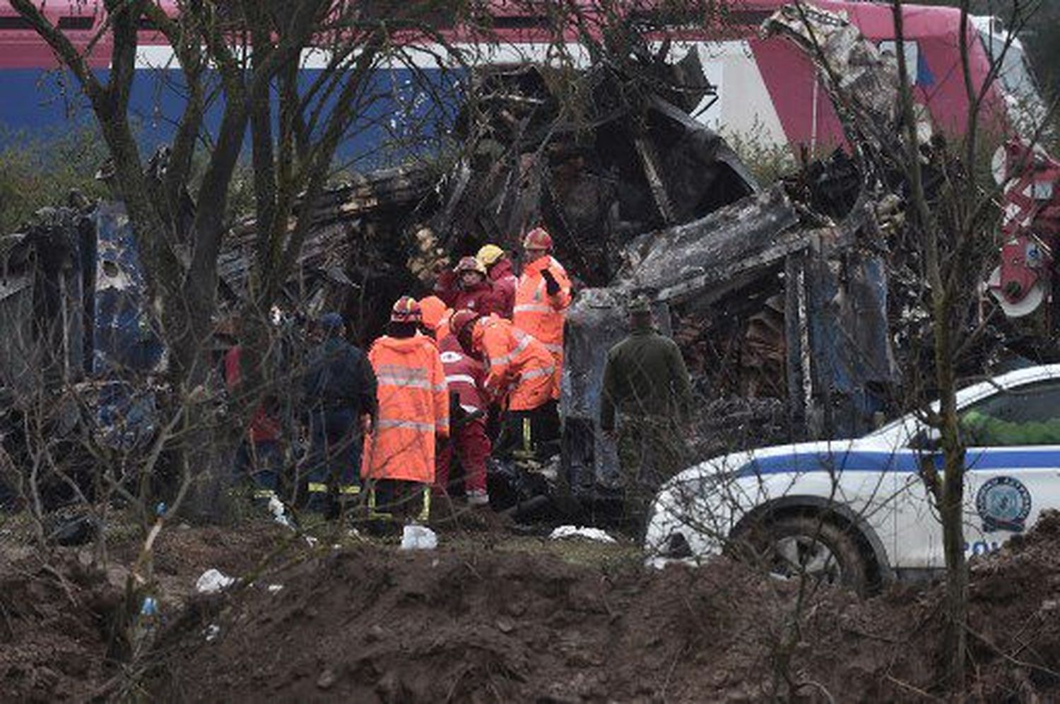 ARDE GRECIA: Choque de trenes desata indignación por «error humano» que cobró 57 vidas
