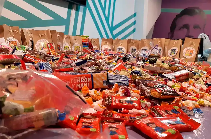 "Jóvenes Solidarios" lanza una colecta de golosina por el Día de la Niñez
