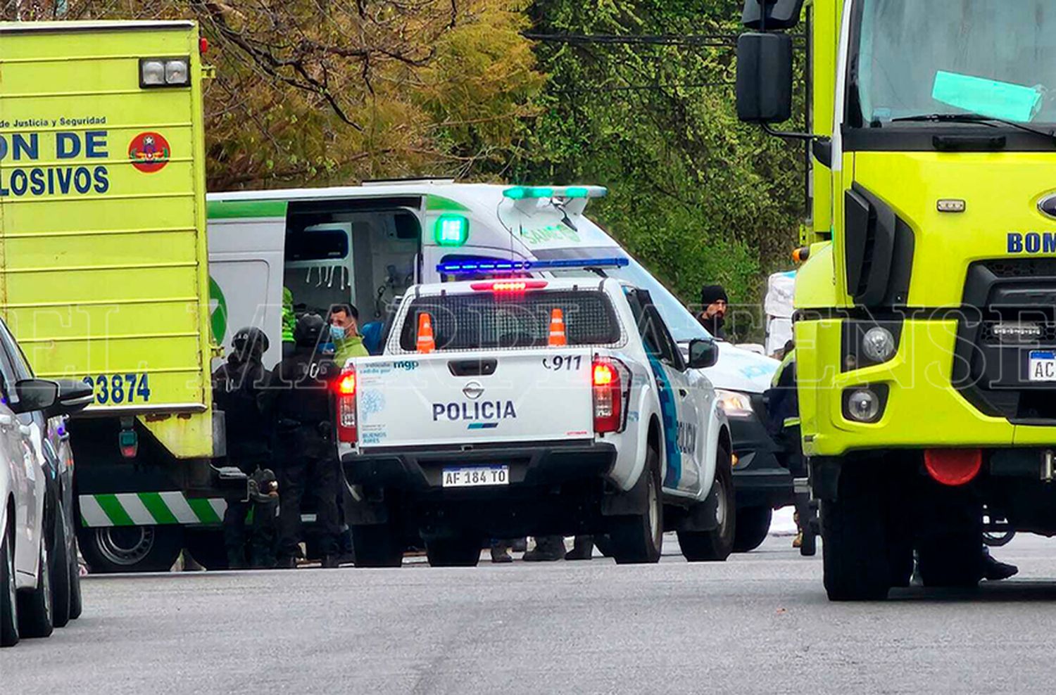 Tras horas de tensión reducen al hombre que se había atrincherado con explosivos