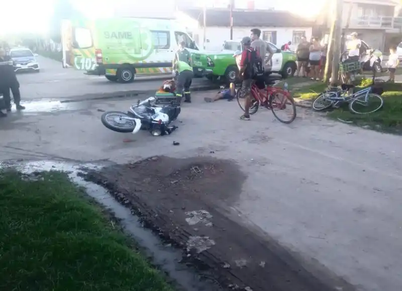 Policía borracho chocó a dos jóvenes en Berisso y luego agredió a sus pares de la fuerza