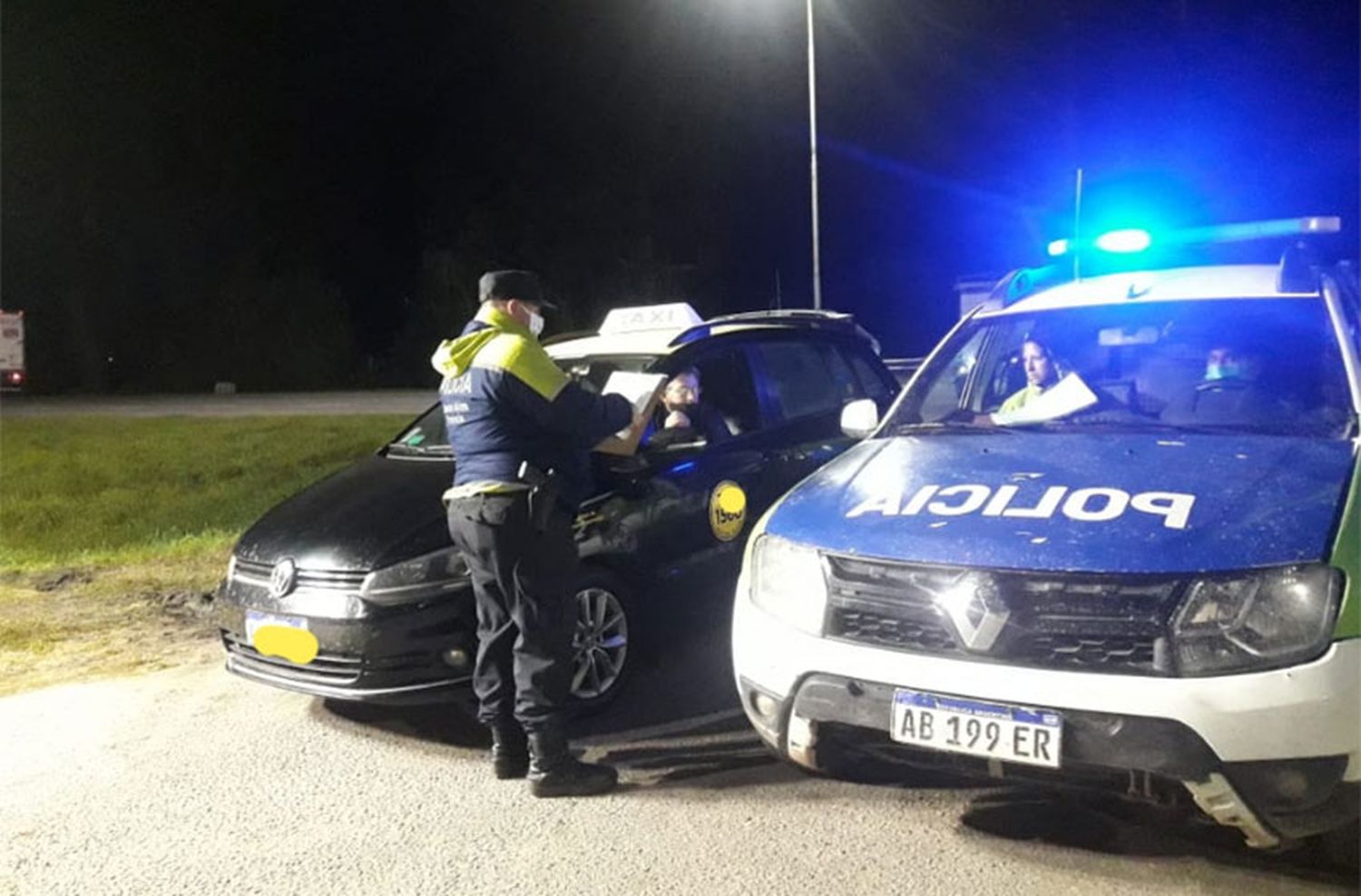 Chaqueños en taxi: hicieron 1300 km sin autorización y quisieron entrar a Mar del Plata