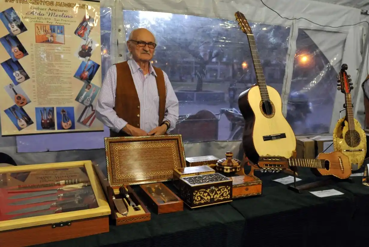 Aldo Merlino, el gran luthier.