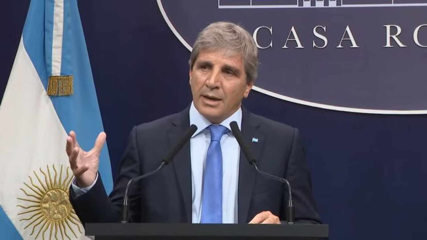 Impuestos, QR y cambios para el campo: ¿qué medidas analiza el gobierno para acelerar el uso de dólares?