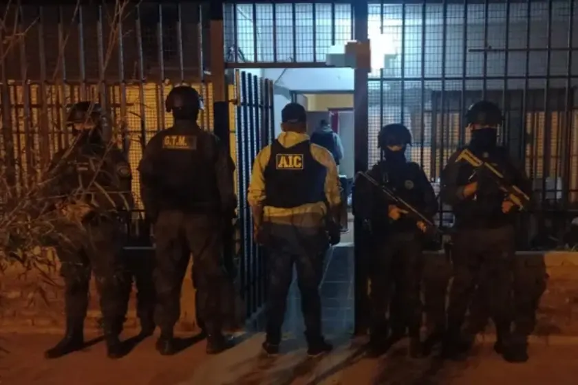 Extorsionaba a un comerciante en Villa Gobernador Gálvez y fue detenida