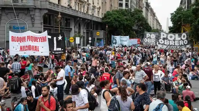 El entramado de corrupción involucra a referentes de Barrios de Pie, Polo Obrero y Frente de Organizaciones en Lucha.
