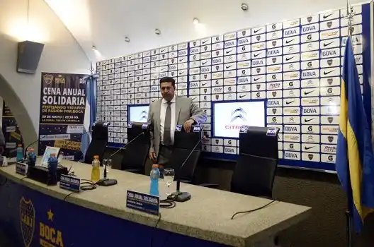 Angelici confirmó está "cerca de concretar" la vuelta de Tevez 