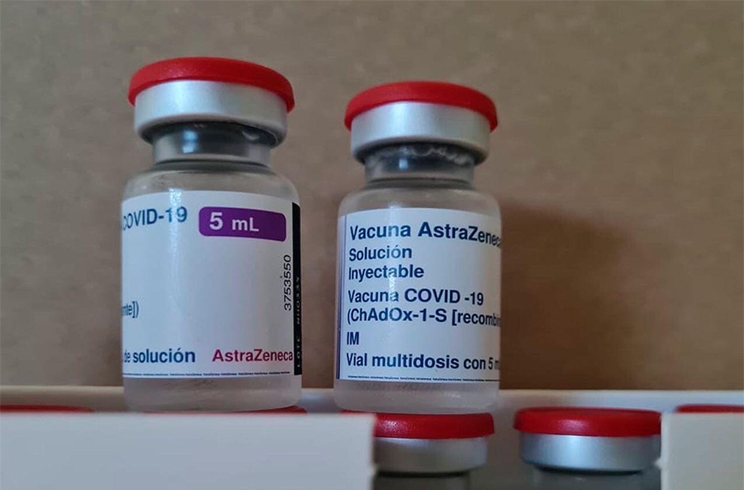 Más vacunas: llegan 9.400 dosis de AstraZeneca