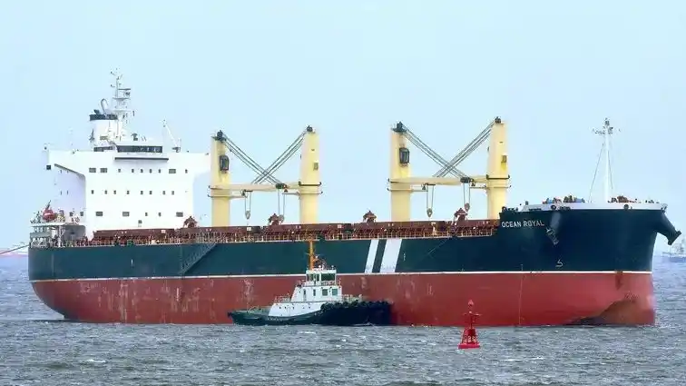 El Ocean quedó interdicto en Puerto Quequén