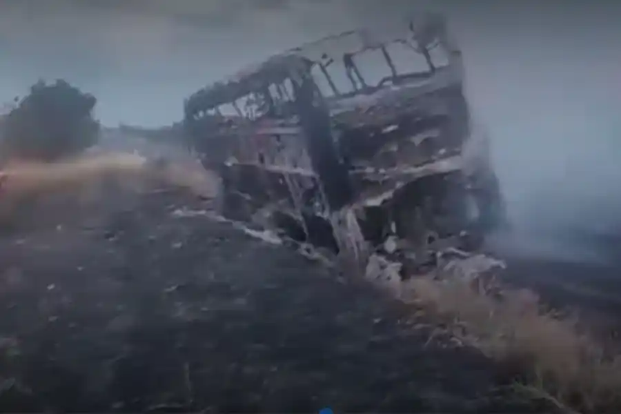 Un choque entre un camión y un autobús dejó al menos 20 muertos en México