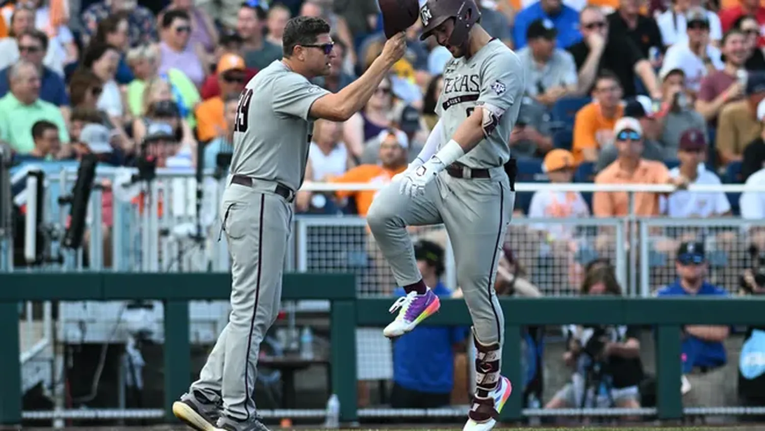 Texas A&M outlasts Tennessee in College World Series Game 1