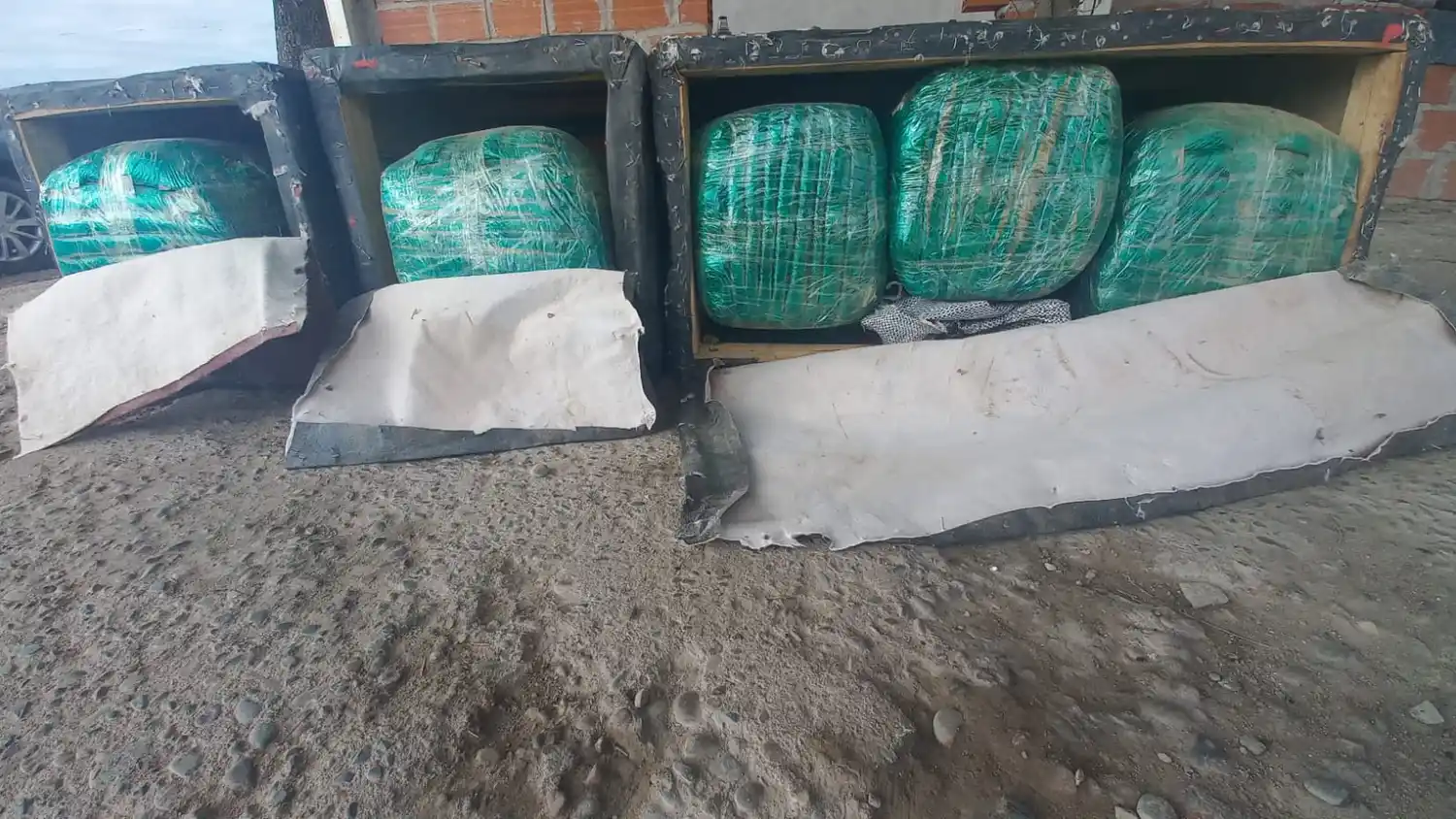 Lo detuvieron por llevar hojas de coca escondidas dentro de un puff