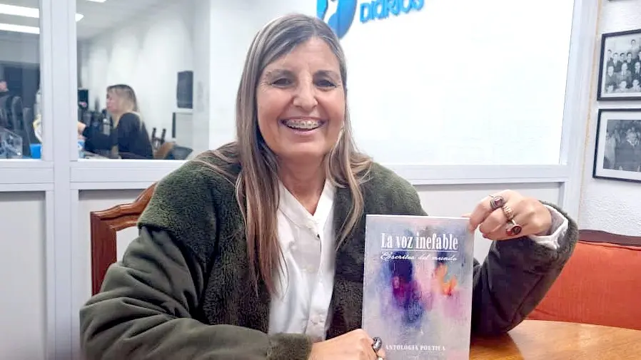 Sandra Altolaguirre. Junto a su obra presentada “La Voz Inefable”, antología poética