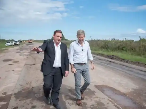 Frigerio supervisó obras en la ruta provincial 51: ya superan el 50% de avance