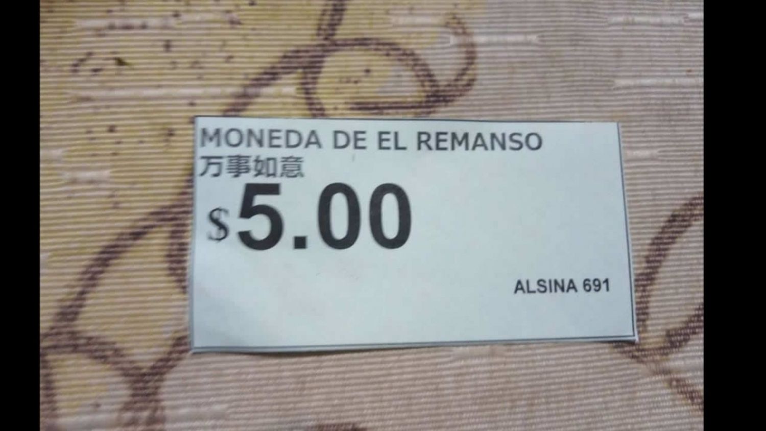 Supermercados chinos crearon sus propios billetes de $5