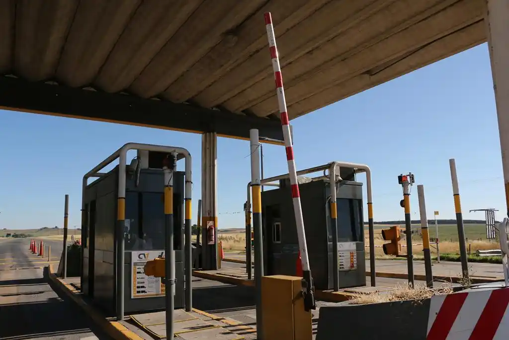 Nuevo aumento del peaje: los autos pasarán a pagar 1100 pesos